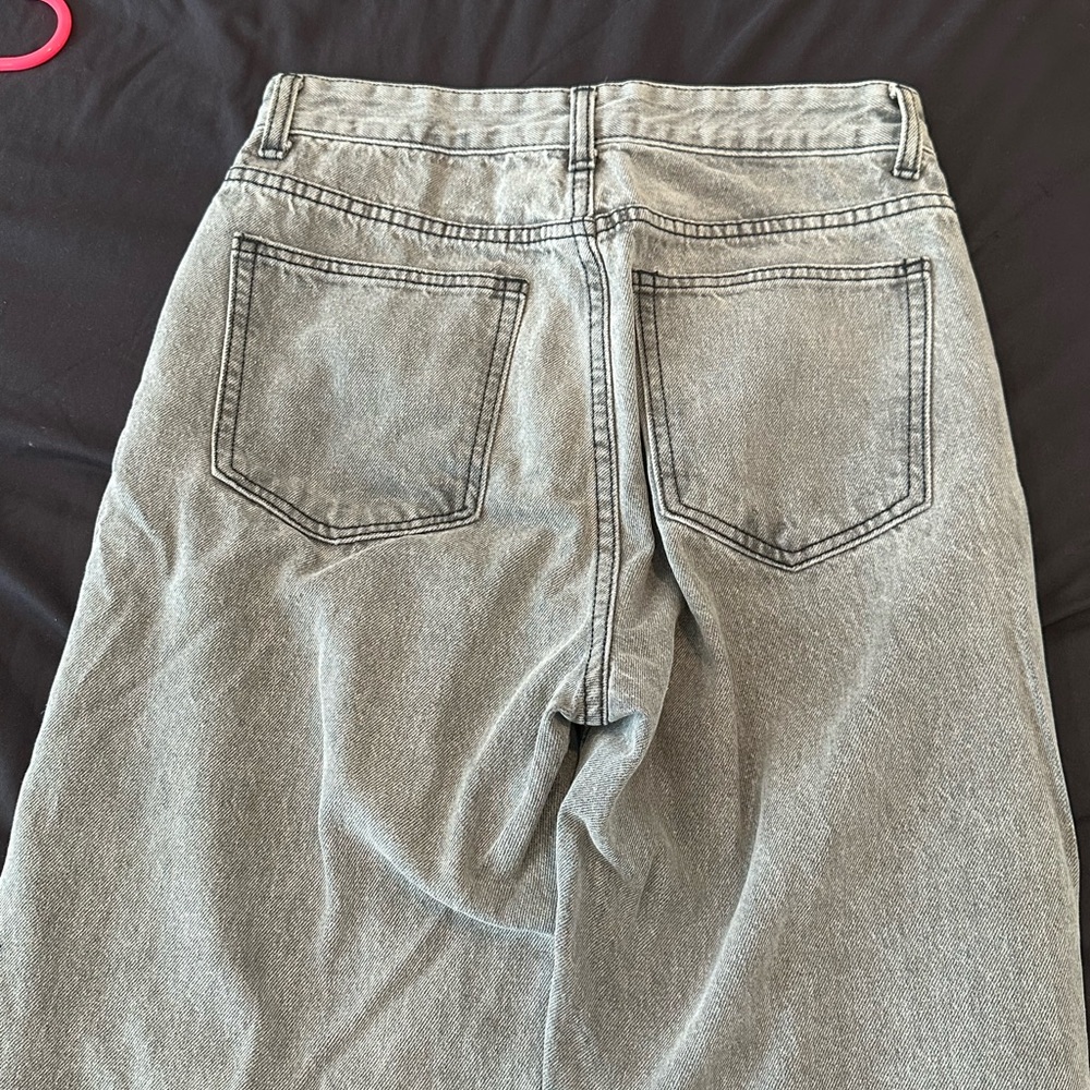 Prettylittlething Tall Gray Distressed Jeans View 6
